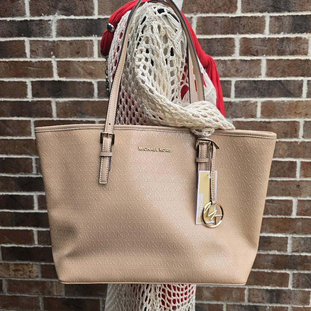 NWT Michael Kors Jet Set Travel Medium Carryall Tote Oyster MK Logo Gold Hardwar